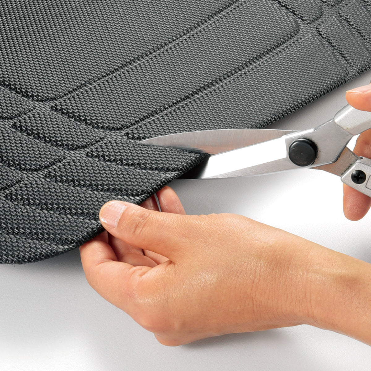 3D MAXpider Compatible with 3D Universal Trim-To-Fit Floor Mat 777-2, 4pcs, Kagu Black, Size M